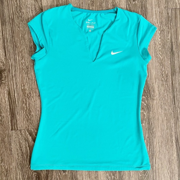 Nike Tops - Nike dri fit tennis top nwot